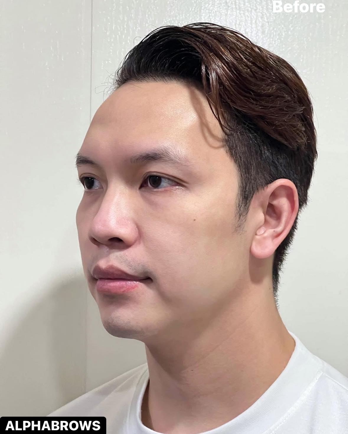 Dáng chân mày nam nhìn nghiêng, cân đối